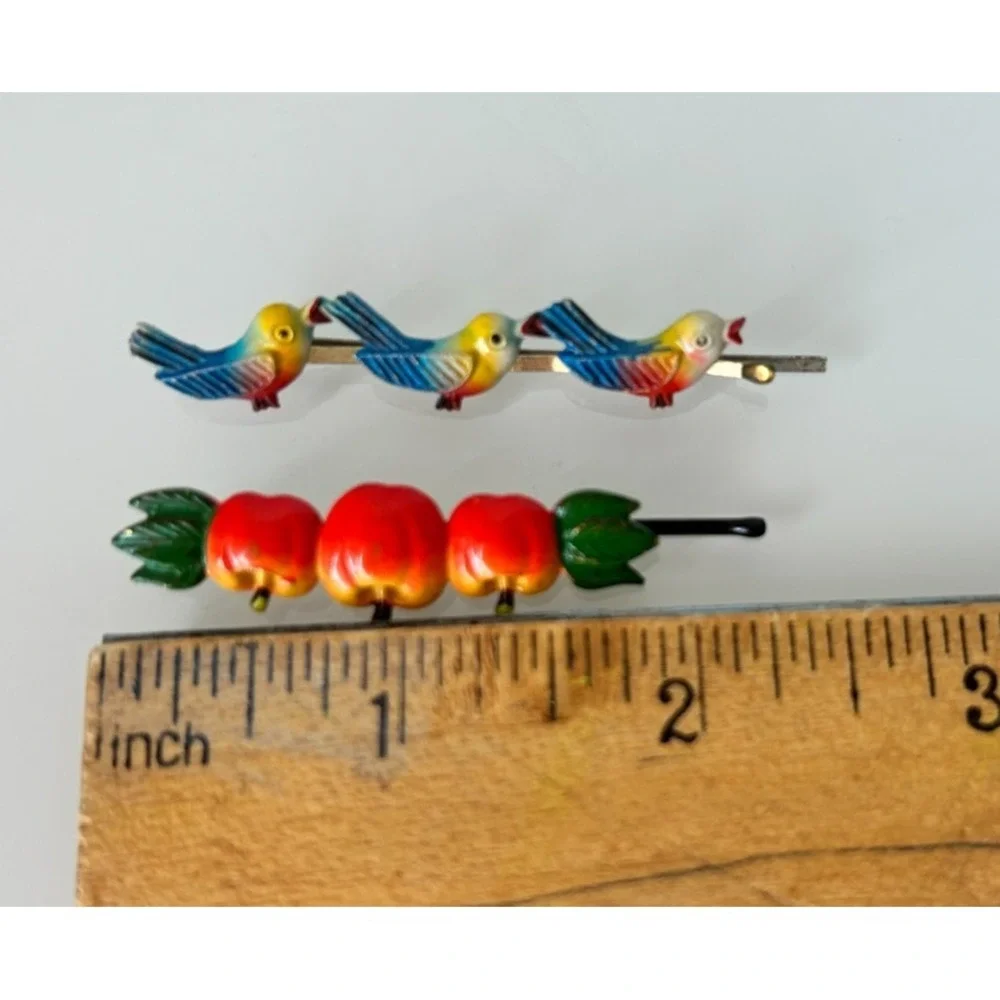 The Unbranded Brand vintage enameled